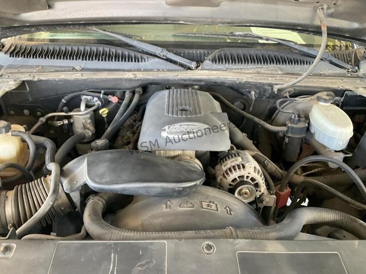 2004-chevrolet-silverado-1500-image-11