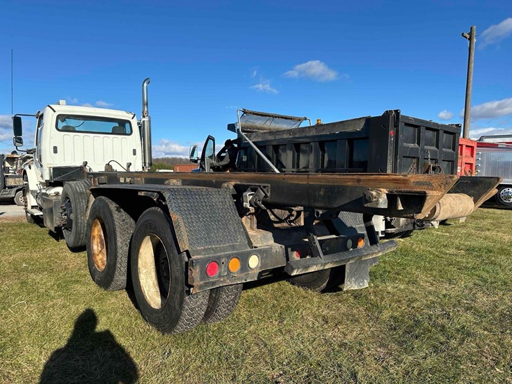 2006-freightliner-business-class-roll-off-image-16