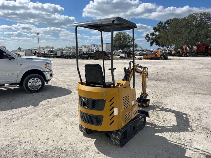 unused-2024-agt-h15-mini-excavator-image-3