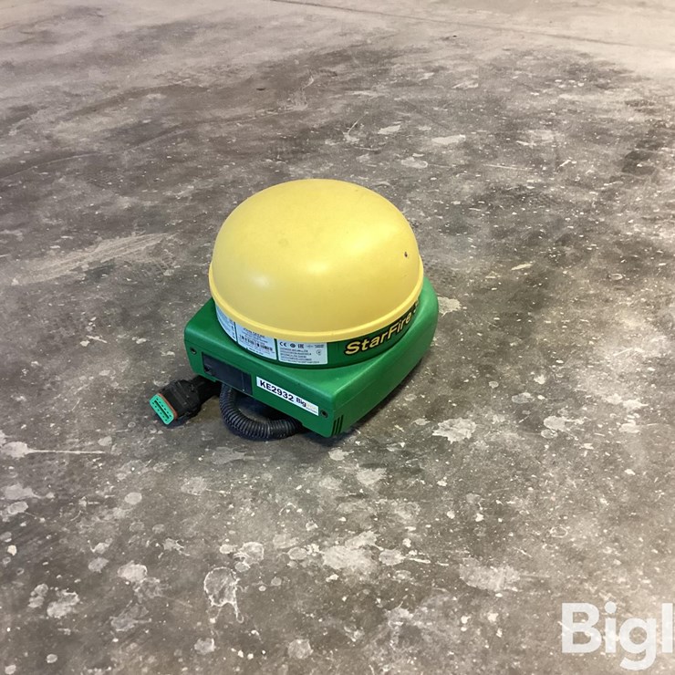 2015 JOHN DEERE 3000