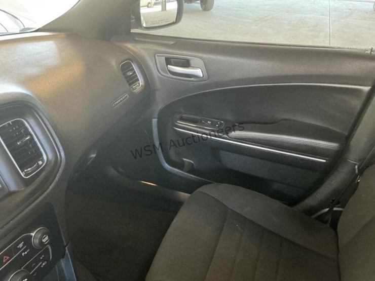 2018-dodge-charger-sdn-image-18