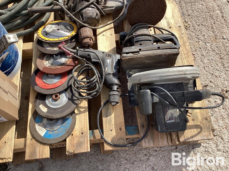 3/4-socket-set,-sander,-saw,-files-&-miscellaneous-tools-image-14