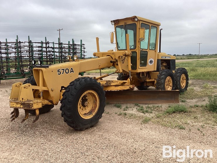 john-deere-570-image-1