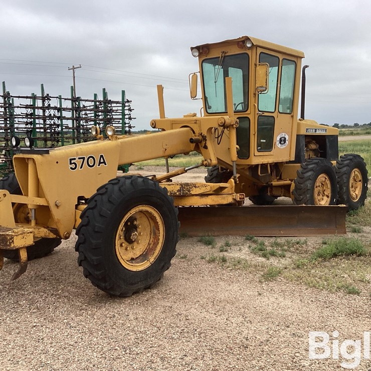 JOHN DEERE 570