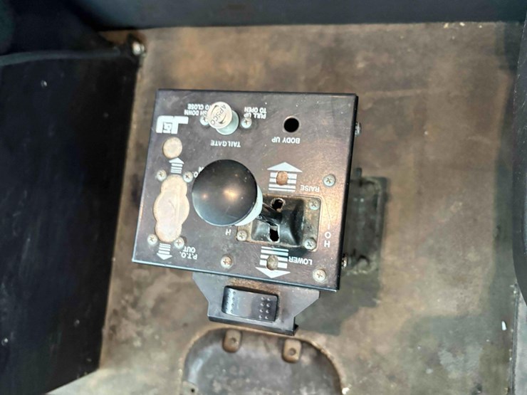 peterbilt-567-image-22