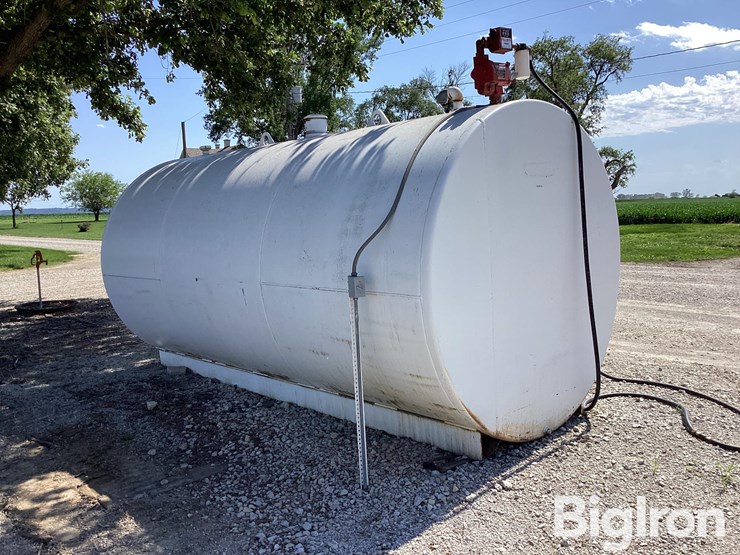 4,000-gal-fuel-tank-w/-pump-&-hose-image-7