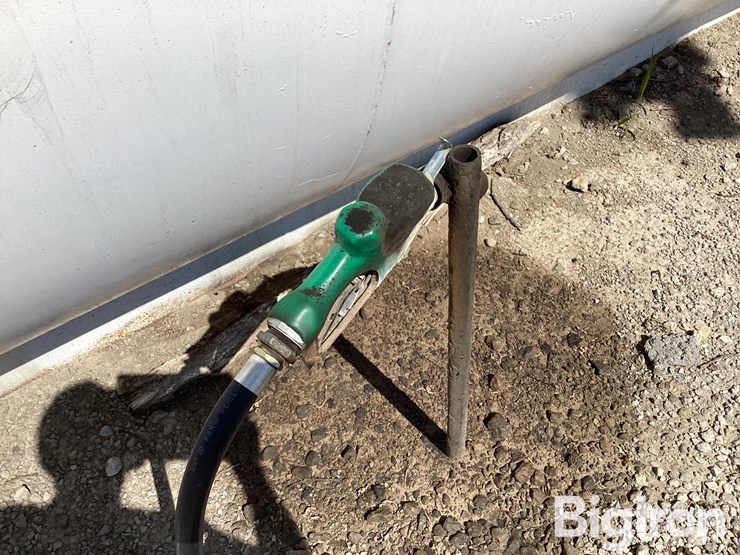 4,000-gal-fuel-tank-w/-pump-&-hose-image-8