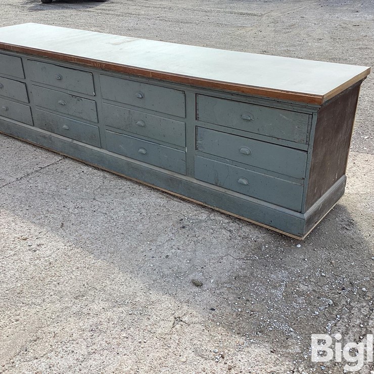 Work Bench w/ Drawers