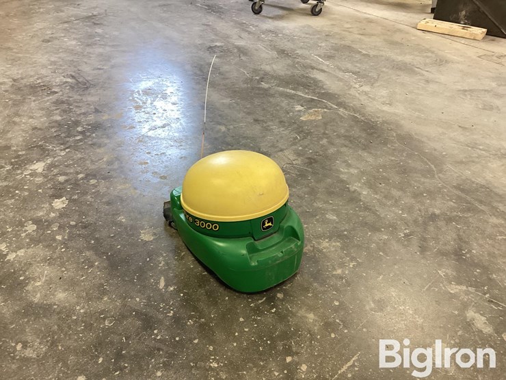 2011-john-deere-3000-image-3