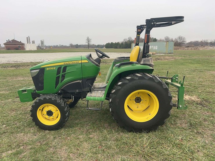 john-deere-3032e-image-8