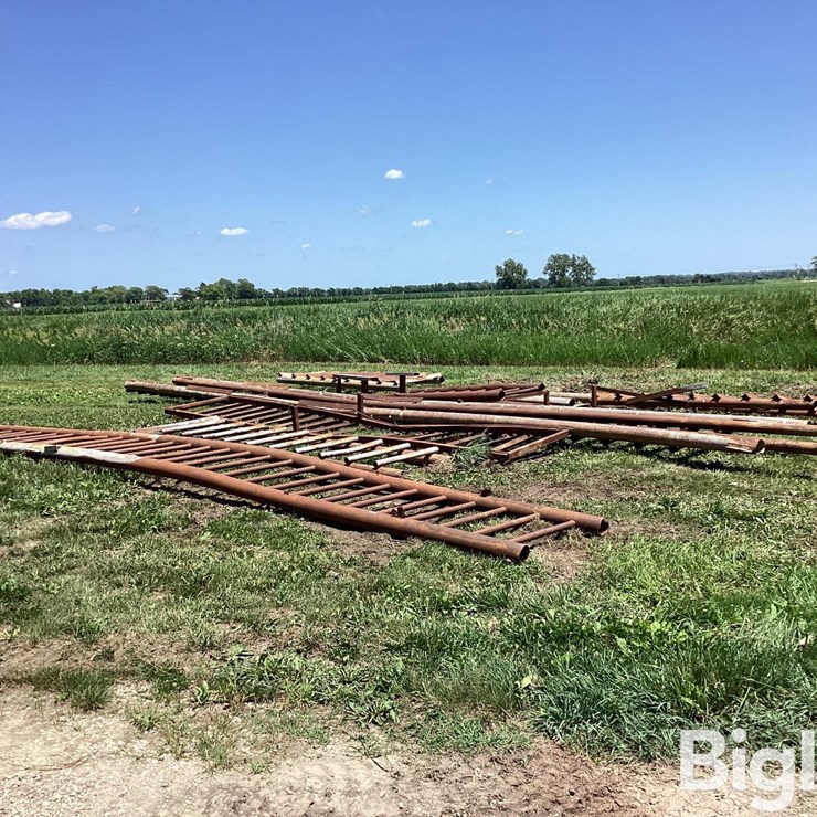 Irrigation Pivot Bridges