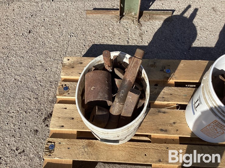 h-frame-floor-shop-press-image-18