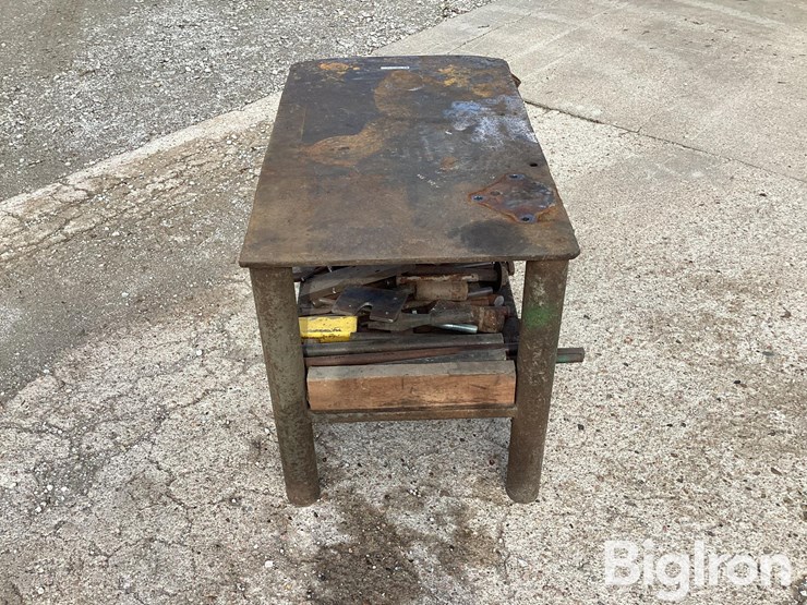 welding-bench-w/-extra-scrap-iron-image-4