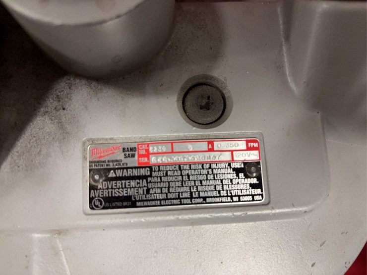 milwaukee-hand-held-110-band-saw-image-2