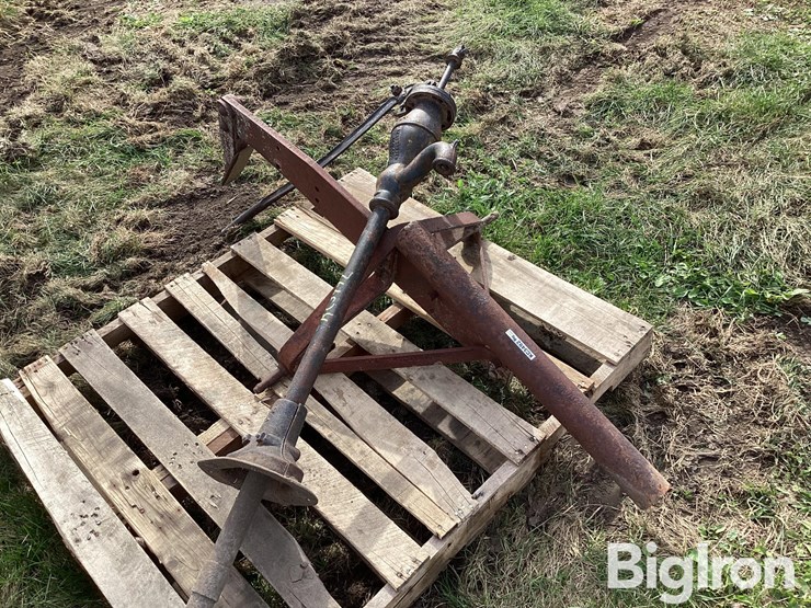 3-pt-ripper-&-antique-water-hydrant-image-12