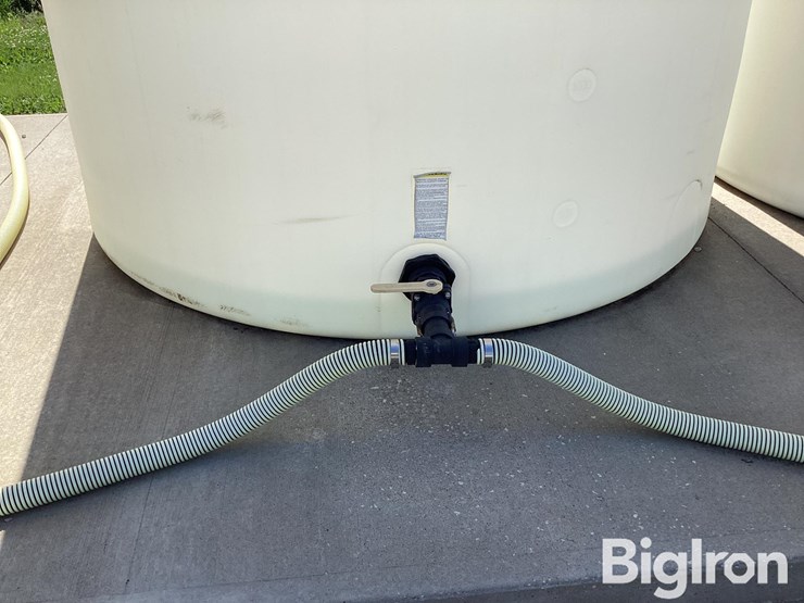 poly-tanks-w/-pump-&-electric-motor-image-13