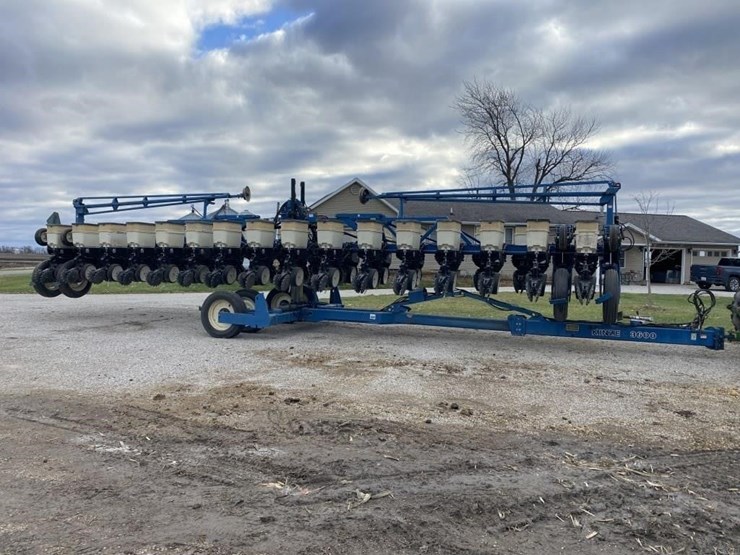 kinze-3600-image-1