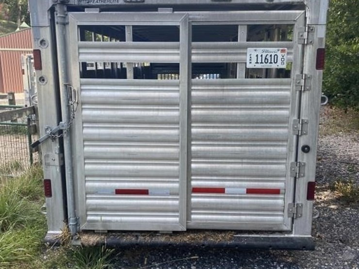 2020-featherlite-7.5x26-aluminum-livestock-trailer-image-6