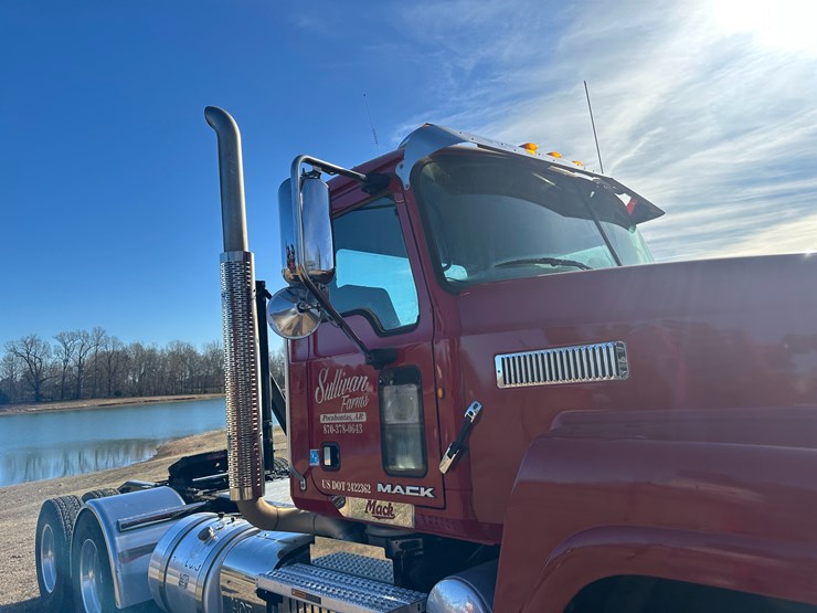 #35229-•-2013-mack-chu-t/a-daycab-truck-tractor-image-33