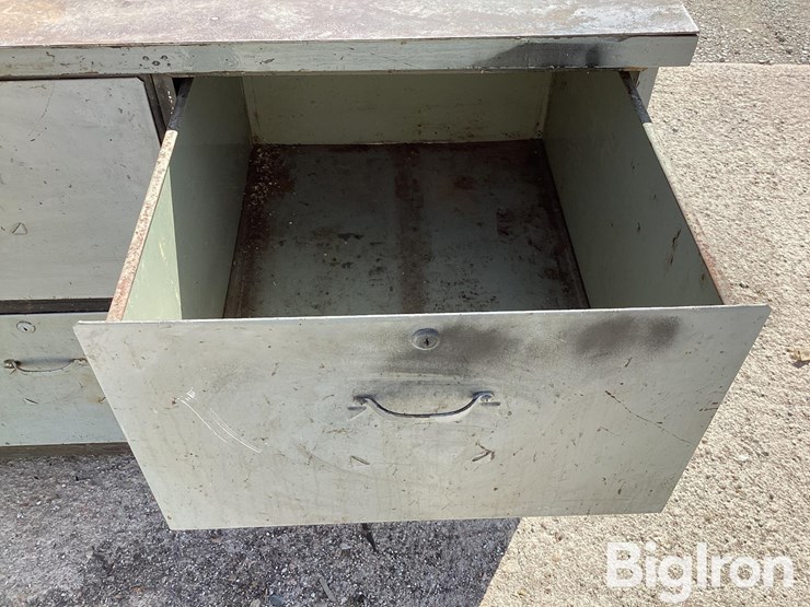 14-drawer-metal-work-bench-image-17