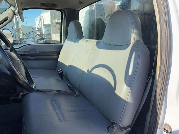 2006-f450-super-duty-tire-service-truck-image-7