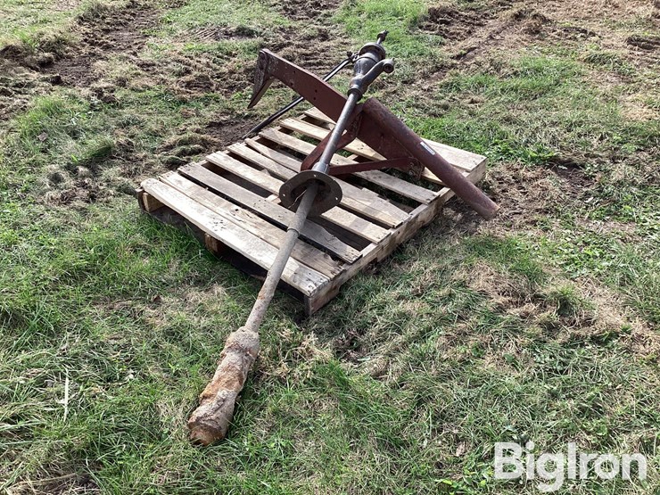 3-pt-ripper-&-antique-water-hydrant-image-3