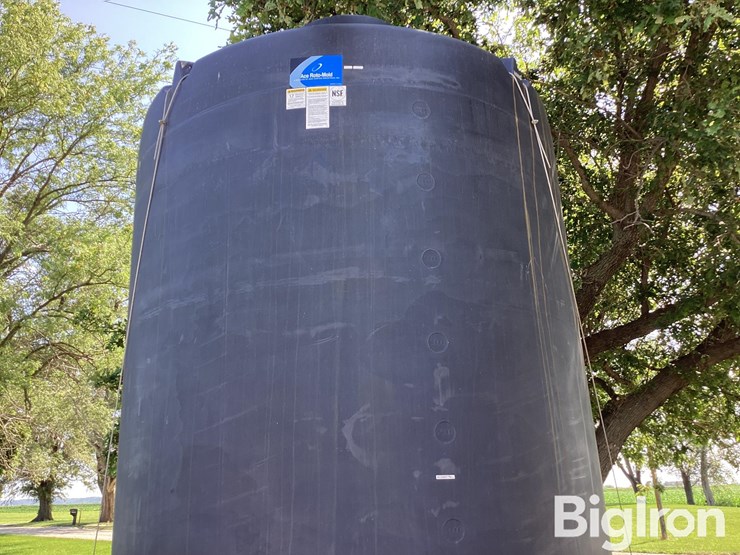 5,000-gal-poly-tank-w/-fittings-image-12