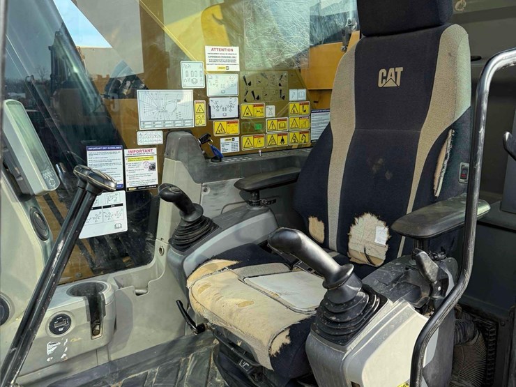 2015-caterpillar-335fl-image-20