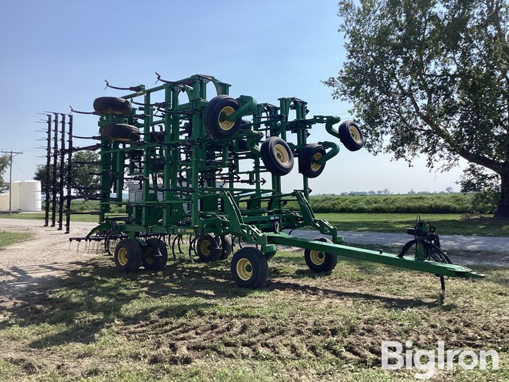 2014-john-deere-2210-image-3