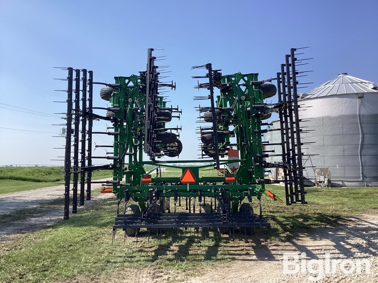 2014-john-deere-2210-image-6