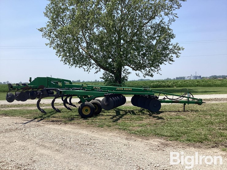 john-deere-2700-image-4