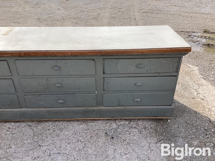 work-bench-w/-drawers-image-10