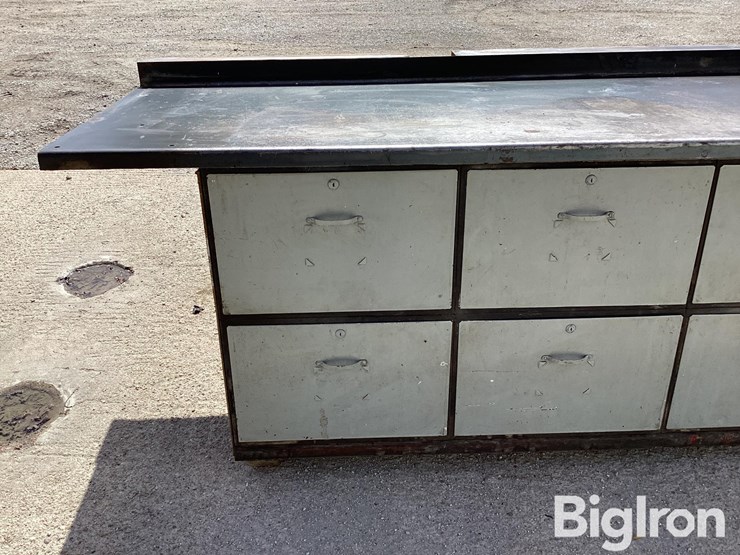 metal-work-bench-w/-8-drawers-image-9