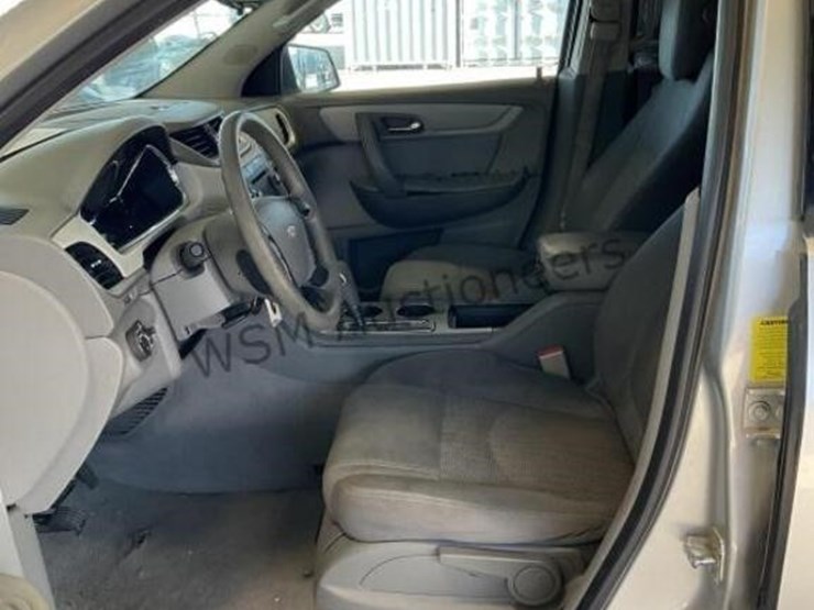 chevrolet-traverse-ls-image-22