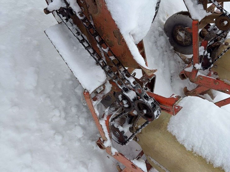 ac-2-row-3-pt-planter-image-5