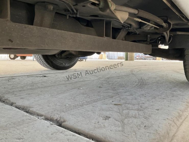 chevrolet-traverse-ls-image-28