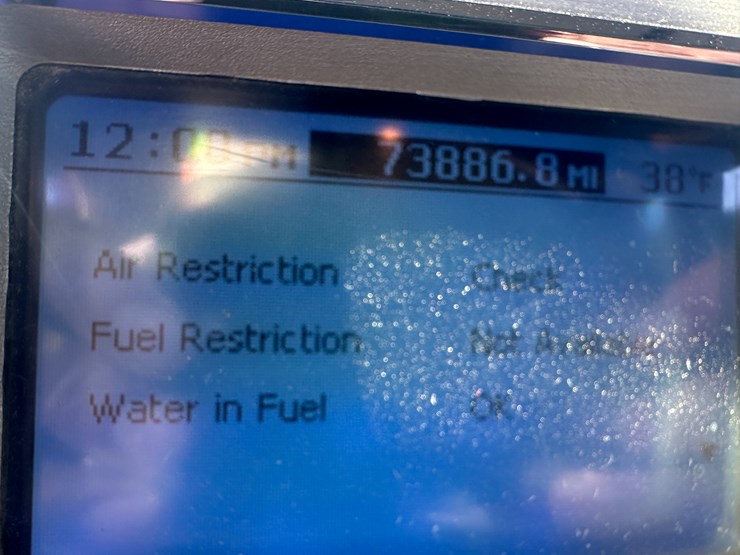 #35229-•-2013-mack-chu-t/a-daycab-truck-tractor-image-62