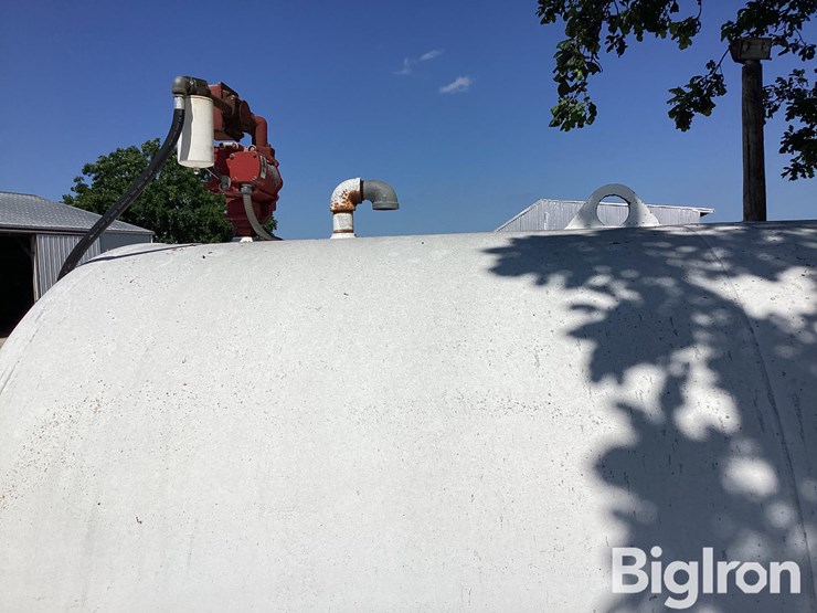 4,000-gal-fuel-tank-w/-pump-&-hose-image-13