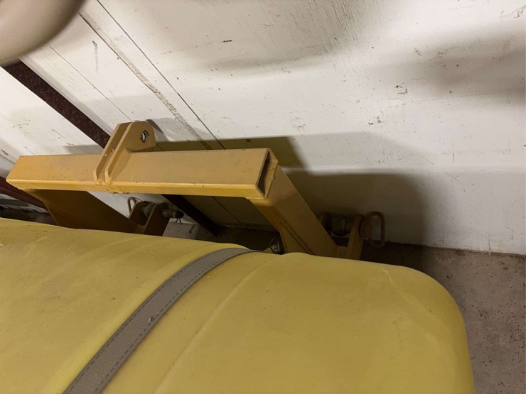 300-gal-plastic-3-point-mount-tank-image-2