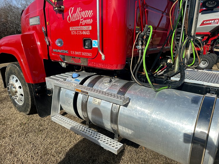 #35229-•-2013-mack-chu-t/a-daycab-truck-tractor-image-26