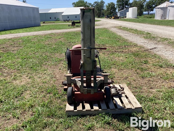 gray-air-lift-jack-&-welder-image-8