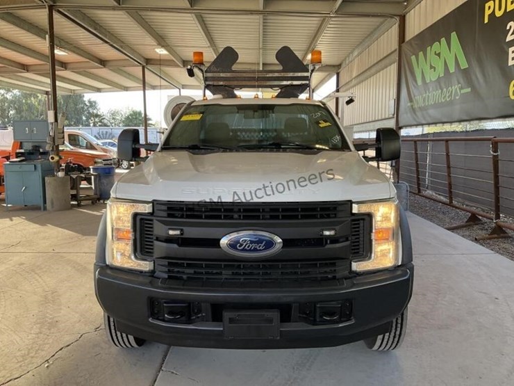 2017-ford-f550-image-3