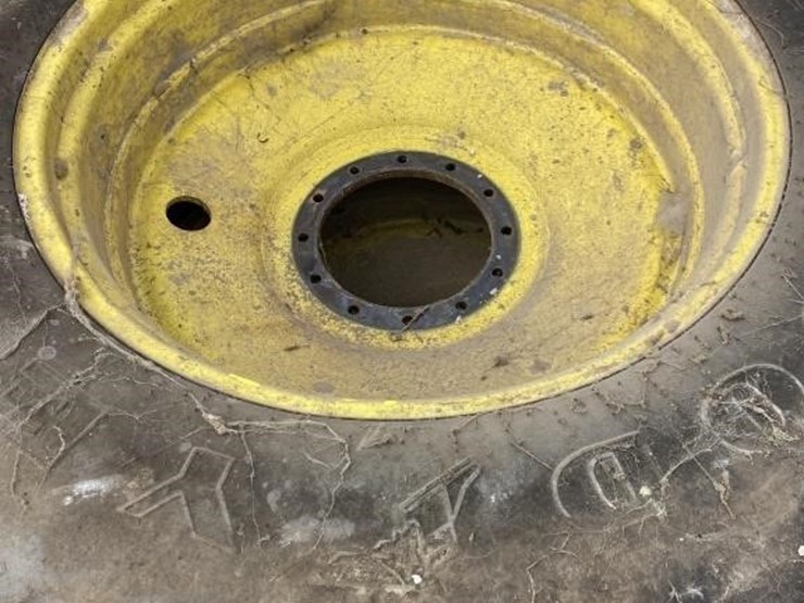 385/85/34-wheels-image-2