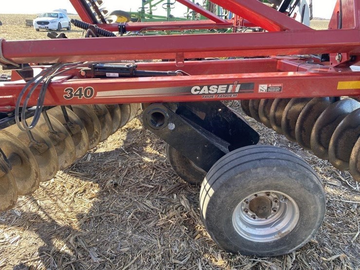 case-ih-340-image-6