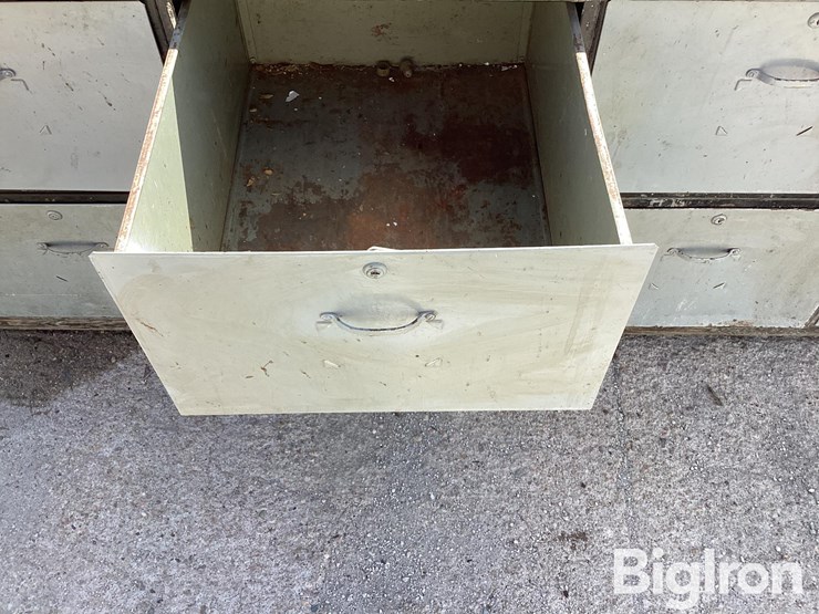 14-drawer-metal-work-bench-image-18