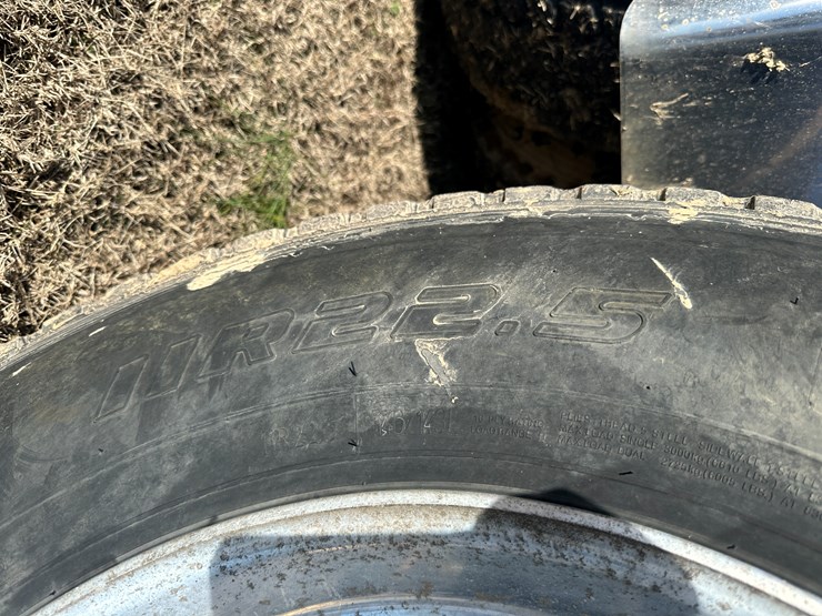 #35229-•-2013-mack-chu-t/a-daycab-truck-tractor-image-5