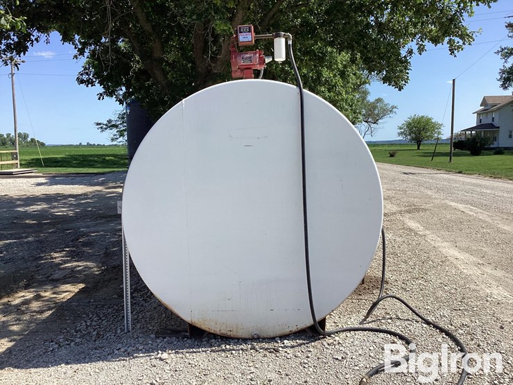 4,000-gal-fuel-tank-w/-pump-&-hose-image-6