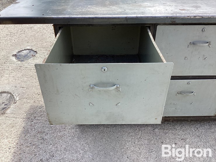 metal-work-bench-w/-8-drawers-image-20