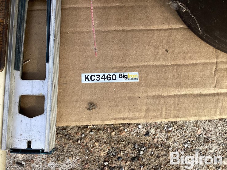 cylinder-stops,-fire-extinguisher,-saw,-level,-miscellaneous-items-image-19