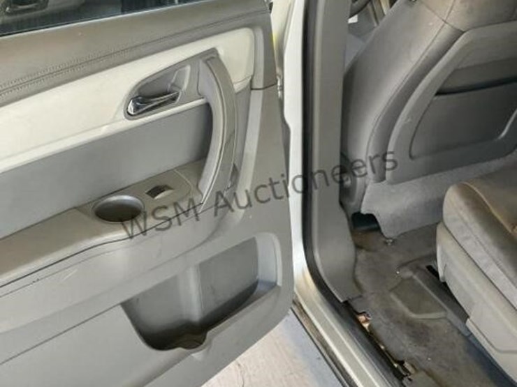 chevrolet-traverse-ls-image-26